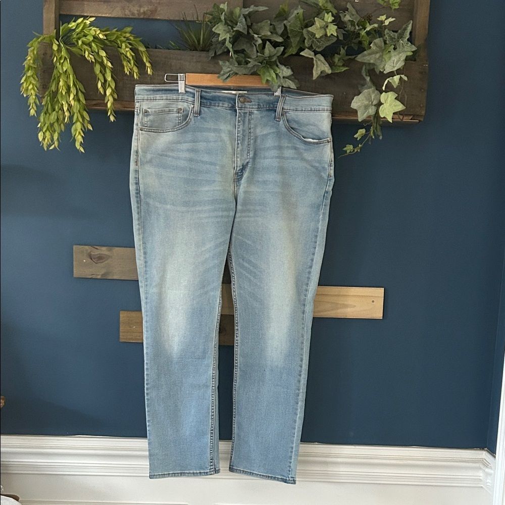 Men’s Signature Levi’s Slim Straight Jeans 40x30 EUC